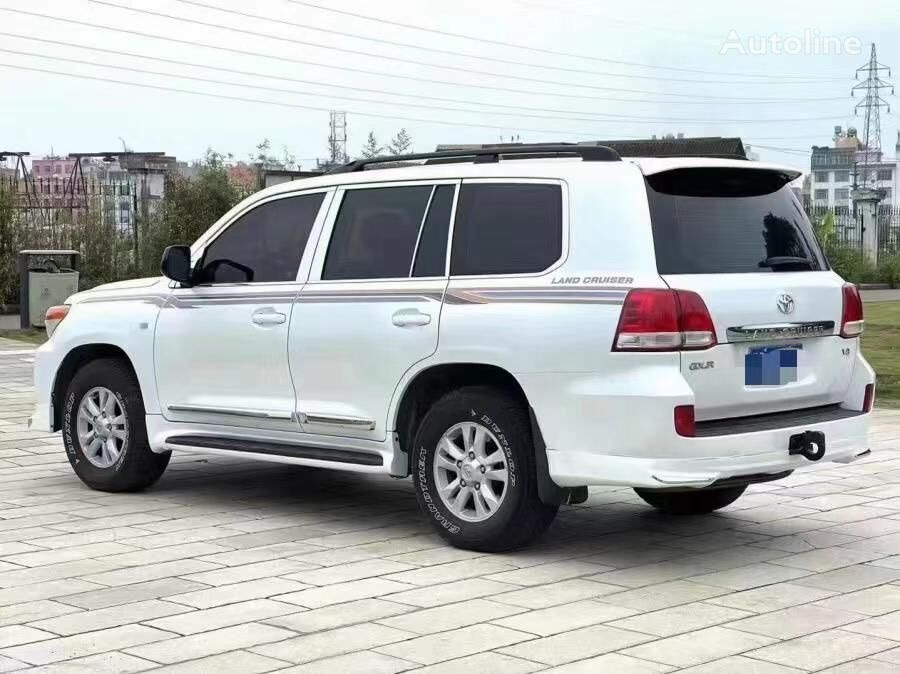 Toyota Land Cruiser - SUV: photos 2 Toyota Land Cruiser - SUV: photos 2