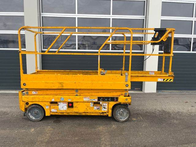 Nacelle ciseaux Haulotte Compact 8 - Scherenarbeitsbühne 8,2m, BJ 2021: photos 7