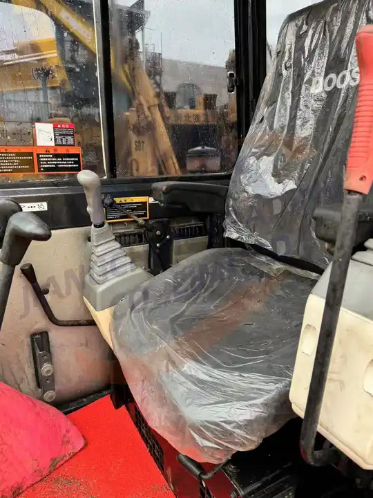 2018 Easy to operate 5 ton dh55 used doosan daewoo 55 crawler excavator dh 55 for sale dh55gold dh55-7 en crédit-bail 2018 Easy to operate 5 ton dh55 used doosan daewoo 55 crawler excavator dh 55 for sale dh55gold dh55-7: photos 6