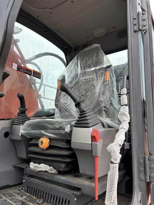 22 Tons Excavator Original Doosan Dx225LCA Crawler Digger Secondhand Used Good Condition Doosan Hydraulic Excavator on Sale - Pelle sur chenille: photos 4 22 Tons Excavator Original Doosan Dx225LCA Crawler Digger Secondhand Used Good Condition Doosan Hydraulic Excavator on Sale - Pelle sur chenille: photos 4