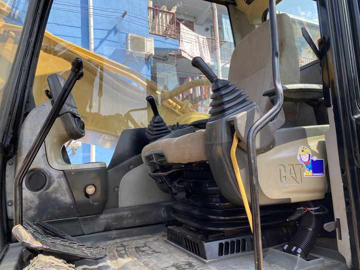 30 Ton Heavy Excavator Japan Origin Cat 330d 330dl 330d2 Fairly Used Caterpillar Mining Excavator With Jack Hammer In Shanghai - Pelle sur chenille: photos 5 30 Ton Heavy Excavator Japan Origin Cat 330d 330dl 330d2 Fairly Used Caterpillar Mining Excavator With Jack Hammer In Shanghai - Pelle sur chenille: photos 5