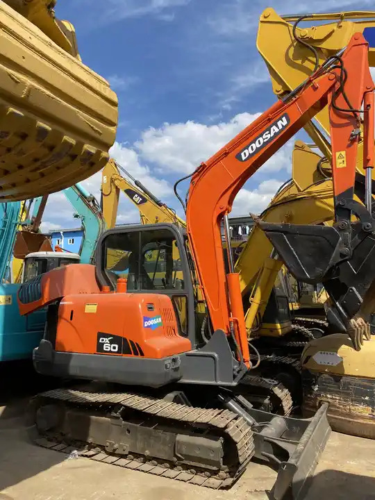 6tons doosan excavator used dx60 dh60 dx55 dh55 mini excavator free shipping - Pelle sur chenille: photos 5 6tons doosan excavator used dx60 dh60 dx55 dh55 mini excavator free shipping - Pelle sur chenille: photos 5