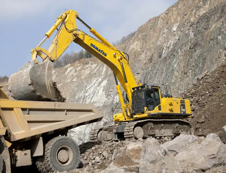 70 Ton Used Japan Komatsu PC700 Excavator for Sale Used Excavator PC220 PC200 PC240 PC600 PC650 PC700 PC800 - Pelle: photos 1 70 Ton Used Japan Komatsu PC700 Excavator for Sale Used Excavator PC220 PC200 PC240 PC600 PC650 PC700 PC800 - Pelle: photos 1