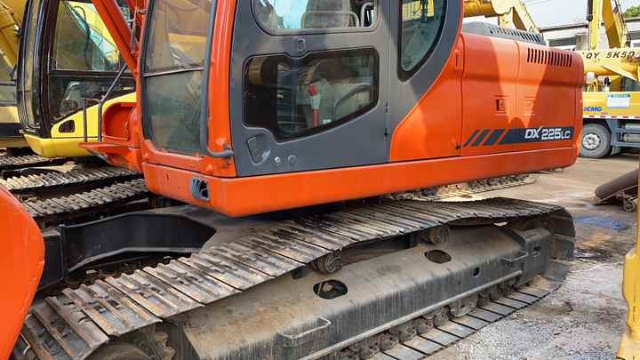 Best Selling DOOSAN excavator machine construction used machinery equipment dx225 DX60 DX70 DH60 DH220 used excavators in stock - Pelle: photos 2 Best Selling DOOSAN excavator machine construction used machinery equipment dx225 DX60 DX70 DH60 DH220 used excavators in stock - Pelle: photos 2