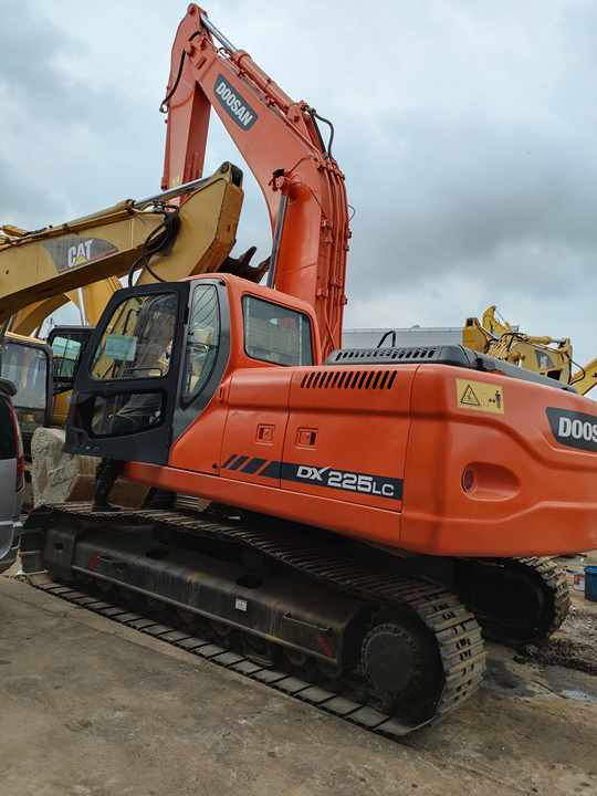 Best Selling DOOSAN excavator machine construction used machinery equipment dx225 DX60 DX70 DH60 DH220 used excavators in stock - Pelle: photos 5 Best Selling DOOSAN excavator machine construction used machinery equipment dx225 DX60 DX70 DH60 DH220 used excavators in stock - Pelle: photos 5