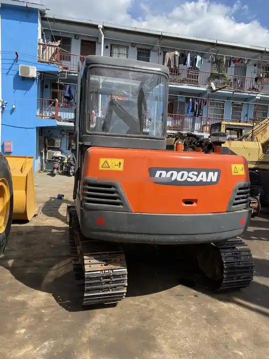 Competitive Price Original Used Doosan Excavator Dh55 With Good Condition for Sale - Mini pelle: photos 3 Competitive Price Original Used Doosan Excavator Dh55 With Good Condition for Sale - Mini pelle: photos 3