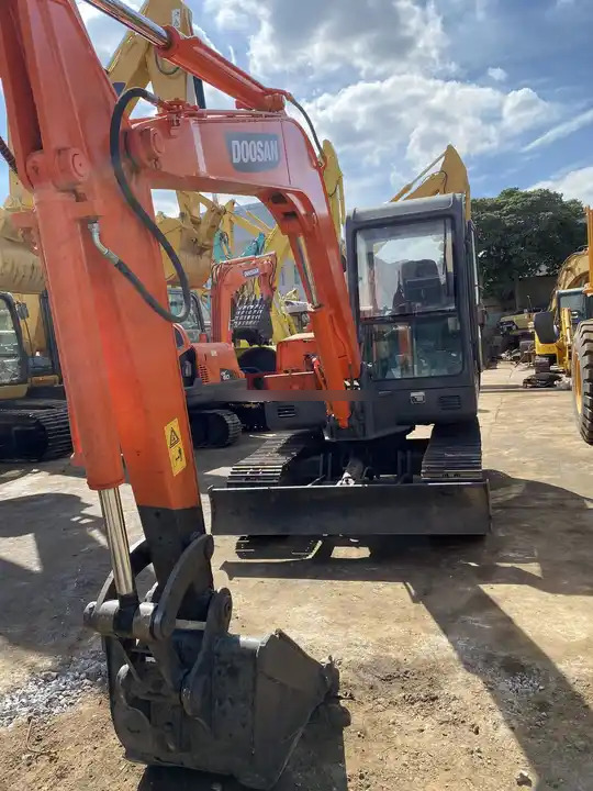 Competitive Price Original Used Doosan Excavator Dh55 With Good Condition for Sale - Mini pelle: photos 2 Competitive Price Original Used Doosan Excavator Dh55 With Good Condition for Sale - Mini pelle: photos 2