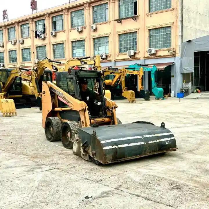 Construction Mini Equipment Case 420 Skid Steer Loader for Sale - Mini chargeuse: photos 1 Construction Mini Equipment Case 420 Skid Steer Loader for Sale - Mini chargeuse: photos 1
