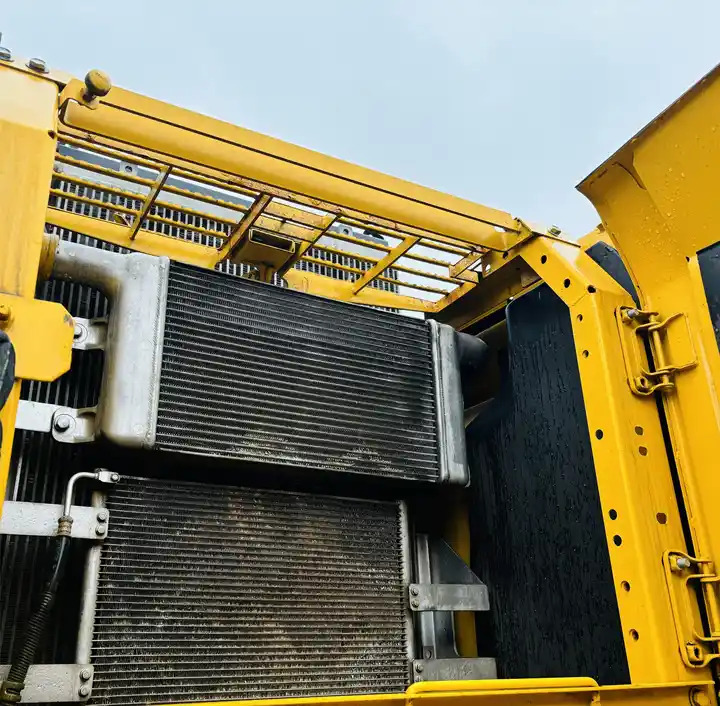 Favorable Price Japan Original Good Working Condition Used Komatsu Pc300-7 Tracked Excavator In Shanghai - Pelle sur chenille: photos 2 Favorable Price Japan Original Good Working Condition Used Komatsu Pc300-7 Tracked Excavator In Shanghai - Pelle sur chenille: photos 2