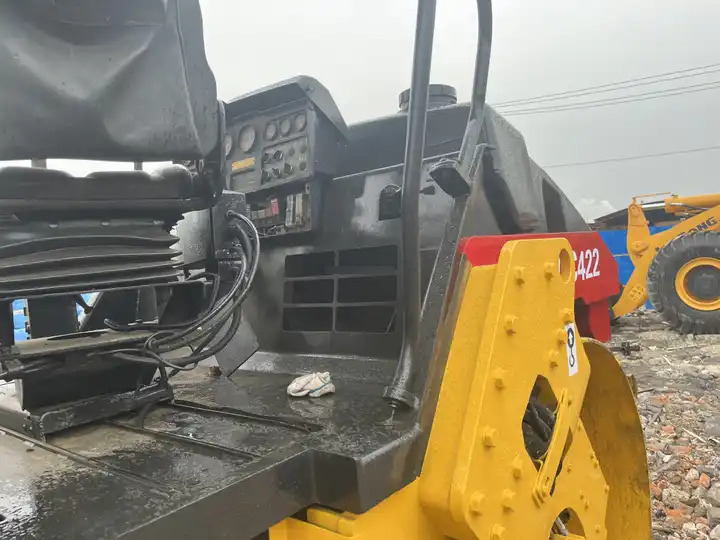 High Quality Used Industrial Compactor Machine Dynapac Cc 422 Hydraulic Vibrating Road Roller  For Sale With High Quality - Rouleau compresseur: photos 5 High Quality Used Industrial Compactor Machine Dynapac Cc 422 Hydraulic Vibrating Road Roller  For Sale With High Quality - Rouleau compresseur: photos 5