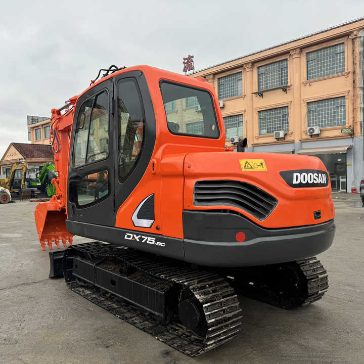 Hot Sale Used Doosan DX75-9C Excavator Doosan 7.5 Ton Crawler Digger Original Equipment - Pelle sur chenille: photos 1 Hot Sale Used Doosan DX75-9C Excavator Doosan 7.5 Ton Crawler Digger Original Equipment - Pelle sur chenille: photos 1