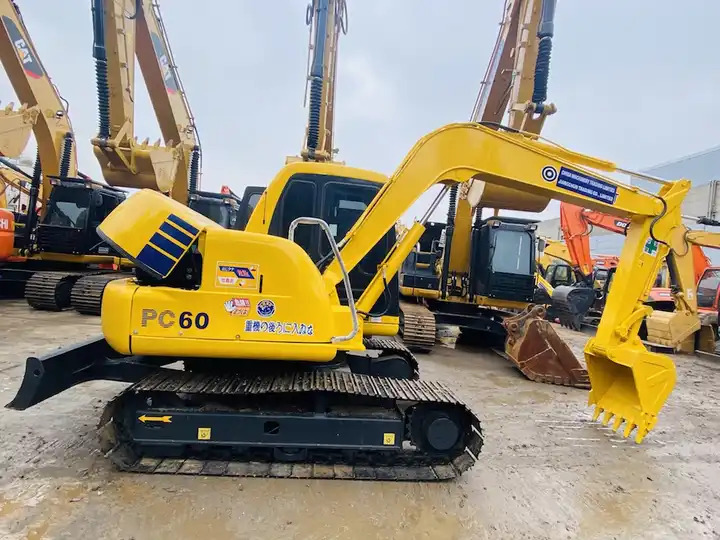 Hot sale Used Crawler Excavator good working used machinery japanese komatsu mini Excavator pc60-7 Used Japanese Brand PC60-7 - Pelle sur chenille: photos 4 Hot sale Used Crawler Excavator good working used machinery japanese komatsu mini Excavator pc60-7 Used Japanese Brand PC60-7 - Pelle sur chenille: photos 4