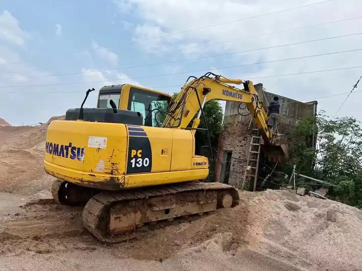 Hot sale used komatsu medium excavator PC130-7 /KOMATSU 130-7/ used japanese komatsu excavator 13 ton - Pelle sur chenille: photos 4 Hot sale used komatsu medium excavator PC130-7 /KOMATSU 130-7/ used japanese komatsu excavator 13 ton - Pelle sur chenille: photos 4