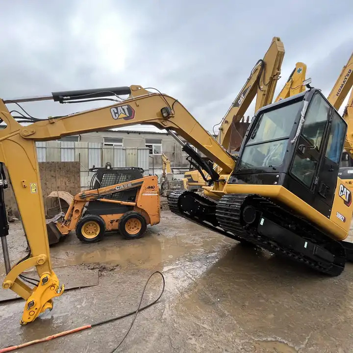 Japan CAT 306E 306E2 306D 305.5 307 308 excavator 95% new retro CAT 305.5 5.5tons with mini excavator bucket - Pelle sur chenille: photos 2 Japan CAT 306E 306E2 306D 305.5 307 308 excavator 95% new retro CAT 305.5 5.5tons with mini excavator bucket - Pelle sur chenille: photos 2