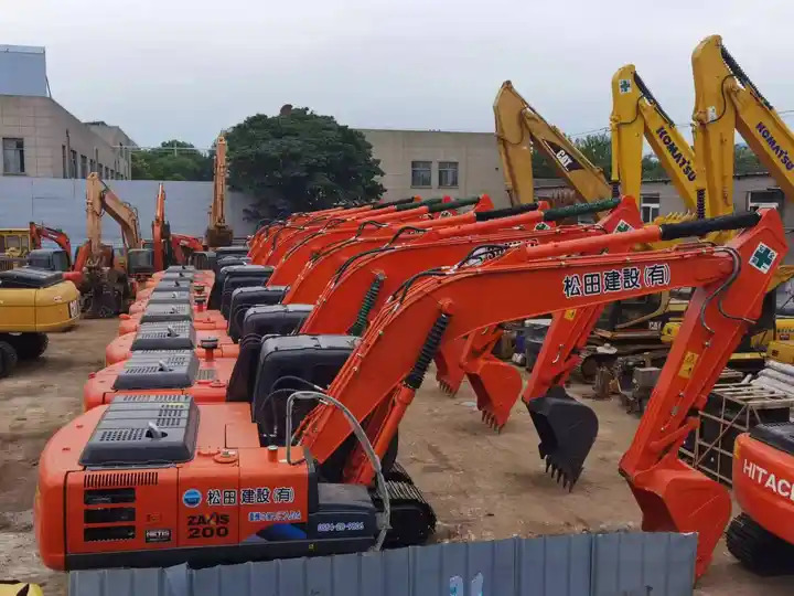Japan Made Used Excavator Hitachi Ex200-1,Ex200 With Good Condition And Best Price Excavator Machine in Shanghai - Pelle sur chenille: photos 3 Japan Made Used Excavator Hitachi Ex200-1,Ex200 With Good Condition And Best Price Excavator Machine in Shanghai - Pelle sur chenille: photos 3