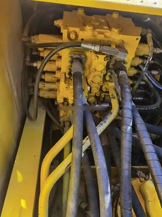 New Arrival Second Hand Pc200-8 Komatsu 20 Ton Crawler Excavator Komatsu Pc 200-8 Used Komatsu Pc 200 Excavator For Sale - Pelle: photos 4 New Arrival Second Hand Pc200-8 Komatsu 20 Ton Crawler Excavator Komatsu Pc 200-8 Used Komatsu Pc 200 Excavator For Sale - Pelle: photos 4