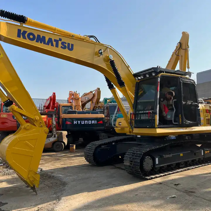 Original Japan Komatsu PC200 used excavator for sale/second hand komatsu excavator PC200-8 PC220-8 - Pelle sur chenille: photos 1 Original Japan Komatsu PC200 used excavator for sale/second hand komatsu excavator PC200-8 PC220-8 - Pelle sur chenille: photos 1
