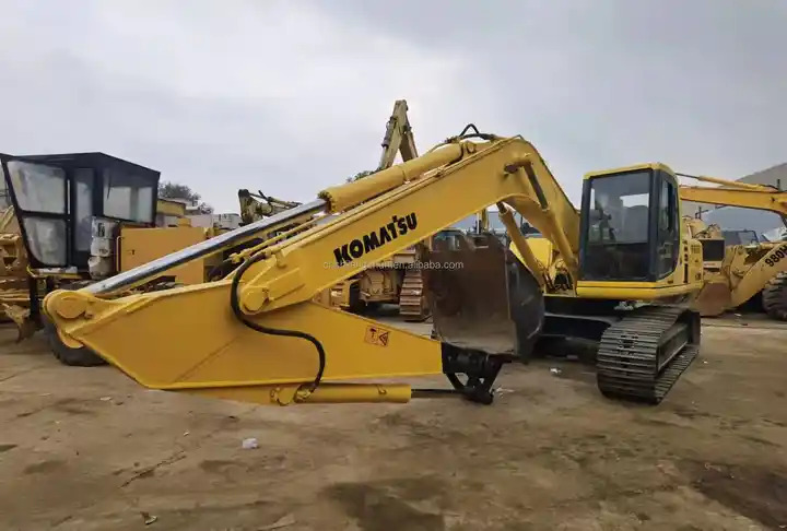 Original Well-Maintained Komatsu PC200-6 Used Excavator for sale - Pelle sur chenille: photos 5 Original Well-Maintained Komatsu PC200-6 Used Excavator for sale - Pelle sur chenille: photos 5