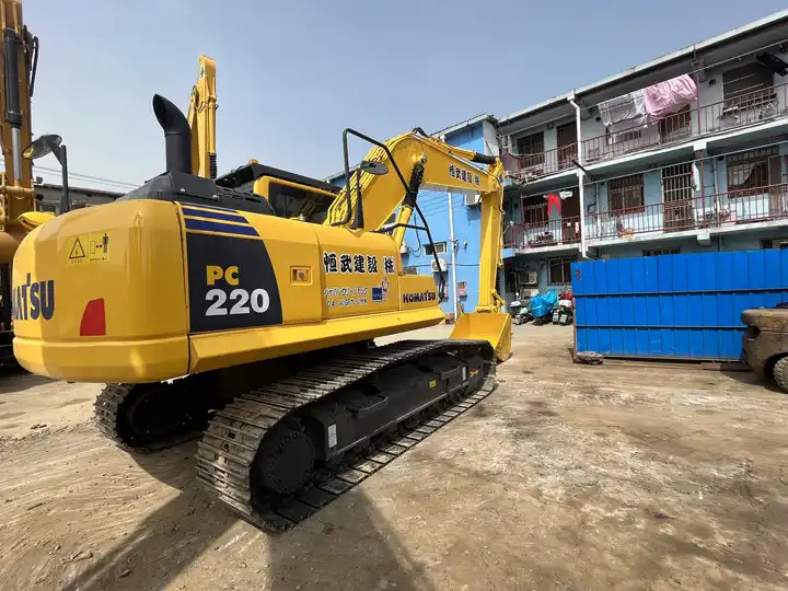 PC220-8 USED EXCAVATOR Good Condition Komatsu PC 200 Original Japan Cheap Used Excavators Used Original Japan Komatsu pc200-8 - Pelle sur chenille: photos 4 PC220-8 USED EXCAVATOR Good Condition Komatsu PC 200 Original Japan Cheap Used Excavators Used Original Japan Komatsu pc200-8 - Pelle sur chenille: photos 4