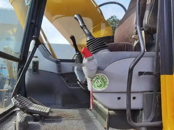 Pc200-8 Used Excavator Good Condition Komatsu Original Japan Cheap Used Pc200-8n1 Excavators - Pelle: photos 5 Pc200-8 Used Excavator Good Condition Komatsu Original Japan Cheap Used Pc200-8n1 Excavators - Pelle: photos 5