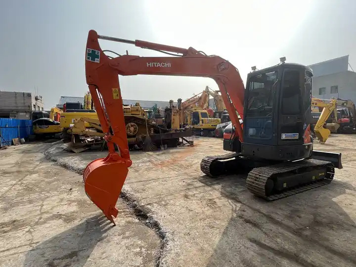 Pelle sur chenille Second Hand excellent original mini excavator hitachi used ZX55 ZX60 ZX70 small used excavator made in Japan for sale: photos 6