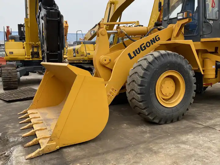 Second hand LiuGong wheel loader LG856 ,good condition chinese loader 856 wheel loader ,Liu gong Wheel Loader 856 Earth-moving - Chargeuse sur pneus: photos 5 Second hand LiuGong wheel loader LG856 ,good condition chinese loader 856 wheel loader ,Liu gong Wheel Loader 856 Earth-moving - Chargeuse sur pneus: photos 5