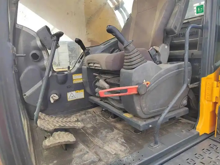 Used 38ton Heavy Duty Digger Machine Hyundai R385LC-9t R520 220LC-9s Grab Crawler Hydraulic Excavator - Pelle: photos 4 Used 38ton Heavy Duty Digger Machine Hyundai R385LC-9t R520 220LC-9s Grab Crawler Hydraulic Excavator - Pelle: photos 4