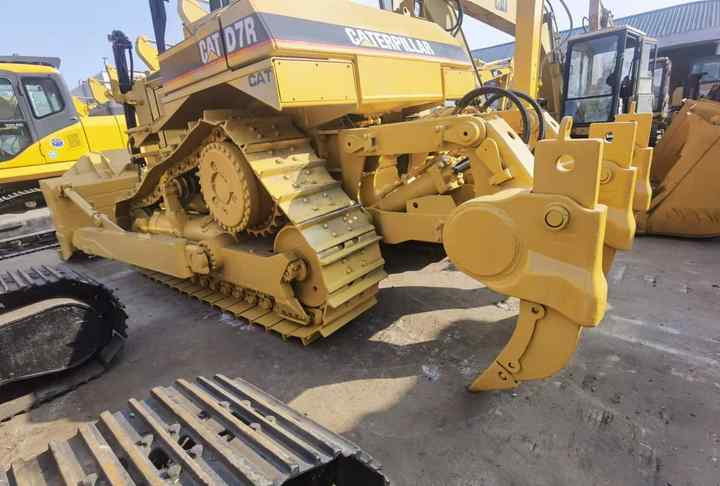 Used Bulldozers CAT D7R D8R with low price in Low Working Hour - Bulldozer: photos 5 Used Bulldozers CAT D7R D8R with low price in Low Working Hour - Bulldozer: photos 5
