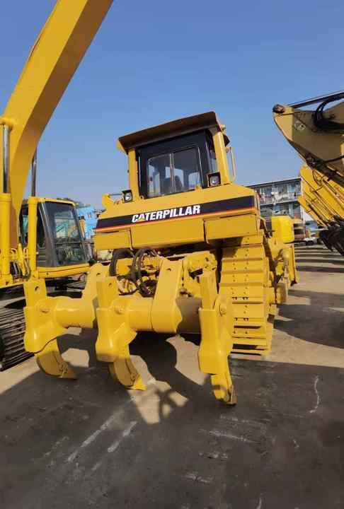 Used Bulldozers CAT D7R D8R with low price in Low Working Hour - Bulldozer: photos 4 Used Bulldozers CAT D7R D8R with low price in Low Working Hour - Bulldozer: photos 4