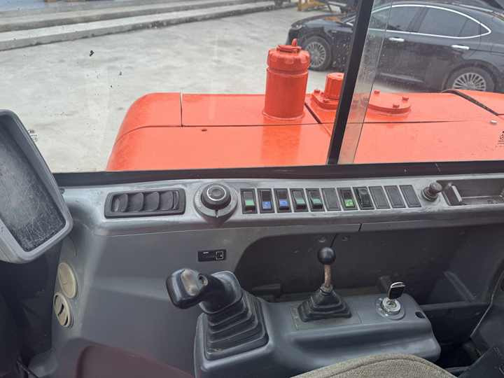 Used Excavator Doosan Dx60 Excavators Earth-moving Machinery Doosan Dx60 Dx80 Dx75 Dx225 Dh55 Dx60-9c for Sale - Pelle sur chenille: photos 3 Used Excavator Doosan Dx60 Excavators Earth-moving Machinery Doosan Dx60 Dx80 Dx75 Dx225 Dh55 Dx60-9c for Sale - Pelle sur chenille: photos 3