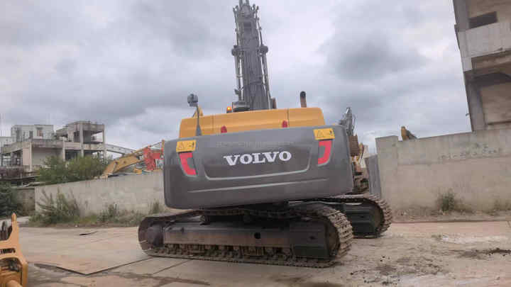 Used Volvo Excavator EC480D used machinery in stock for sale volvo 480 excavators machine 48 ton - Pelle sur chenille: photos 2 Used Volvo Excavator EC480D used machinery in stock for sale volvo 480 excavators machine 48 ton - Pelle sur chenille: photos 2