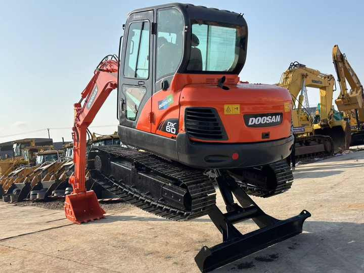 Used excavator doosan dx60 excavators earth-moving machinery doosan dx60 dx80 dx75 dx225 dh60 dh60-7for sale - Pelle sur chenille: photos 5 Used excavator doosan dx60 excavators earth-moving machinery doosan dx60 dx80 dx75 dx225 dh60 dh60-7for sale - Pelle sur chenille: photos 5
