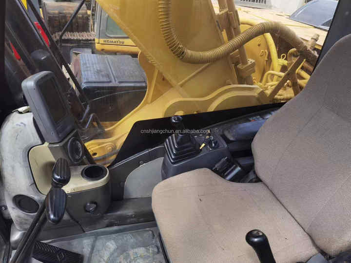 Used excavator used PC56-7 ,second hand Komatsu crawler excavator in good condition for sale - Pelle sur chenille: photos 4 Used excavator used PC56-7 ,second hand Komatsu crawler excavator in good condition for sale - Pelle sur chenille: photos 4