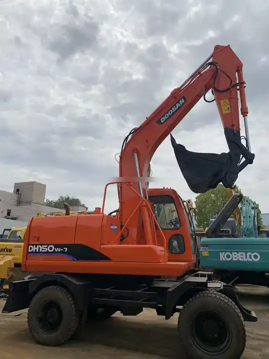 Pelle sur chenille Wheel digging excavator Used DOOSAN150W DH150W DH150W-7 / second-hand KOREA engine DOOSAN DH 150 150W-7 DOOSAN150: photos 6