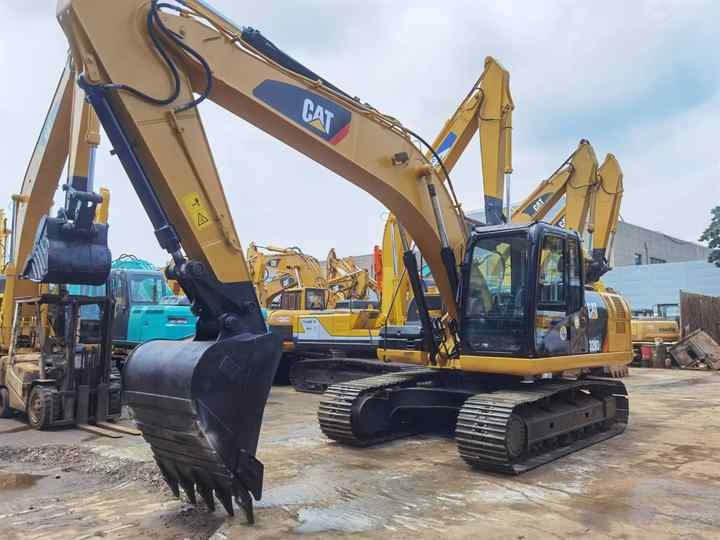 Heavy Excavator CAT 320d Original US Used CAT 320d Excavator 20 TonsExcavator CAT320C 320D 320d2 on sale - Pelle sur chenille: photos 2 Heavy Excavator CAT 320d Original US Used CAT 320d Excavator 20 TonsExcavator CAT320C 320D 320d2 on sale - Pelle sur chenille: photos 2