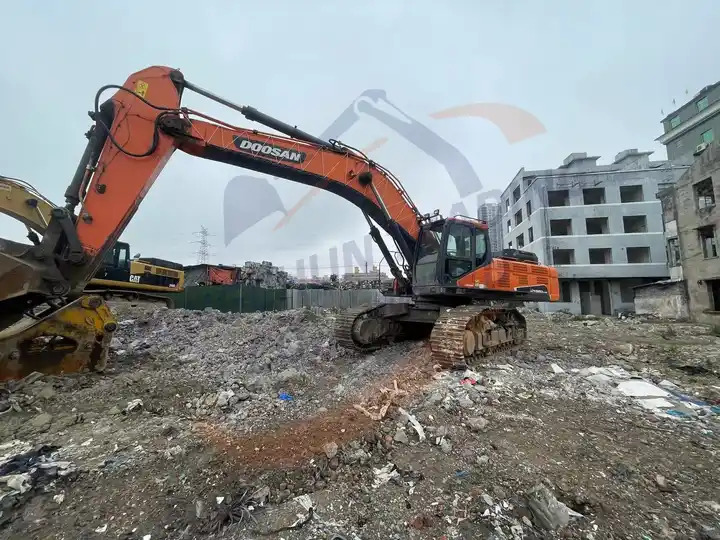 New arrival Used Doosan excavator DX520LC-9C in good condition for sale in good condition - Pelle sur chenille: photos 4 New arrival Used Doosan excavator DX520LC-9C in good condition for sale in good condition - Pelle sur chenille: photos 4