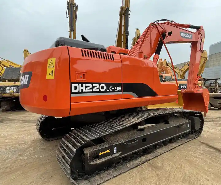 Used original Korea Doosan 20 ton excavator with cheap price and good condition DOOSAN Dx220LC-9e - Pelle sur chenille: photos 2 Used original Korea Doosan 20 ton excavator with cheap price and good condition DOOSAN Dx220LC-9e - Pelle sur chenille: photos 2