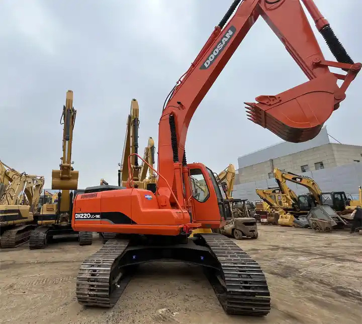 Used original Korea Doosan 20 ton excavator with cheap price and good condition DOOSAN Dx220LC-9e - Pelle sur chenille: photos 5 Used original Korea Doosan 20 ton excavator with cheap price and good condition DOOSAN Dx220LC-9e - Pelle sur chenille: photos 5
