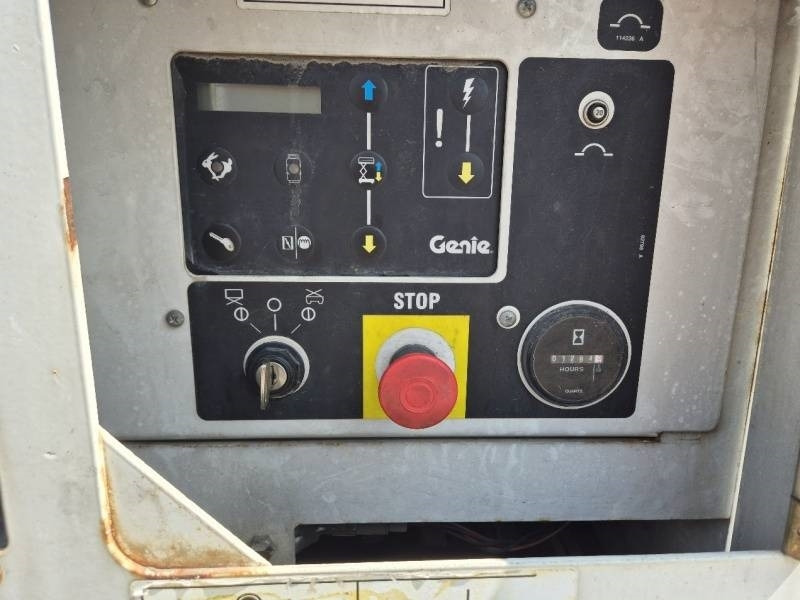 Nacelle ciseaux Genie GS3390 - 12,06 m - 4x4 - diesel: photos 16