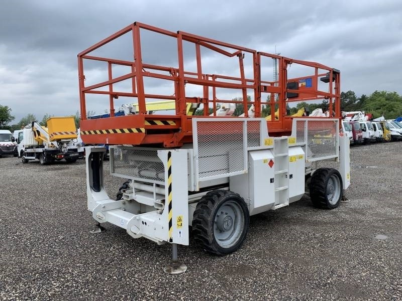 Genie GS3390 - 12,06 m - 4x4 - diesel  - Nacelle ciseaux: photos 2 Genie GS3390 - 12,06 m - 4x4 - diesel  - Nacelle ciseaux: photos 2
