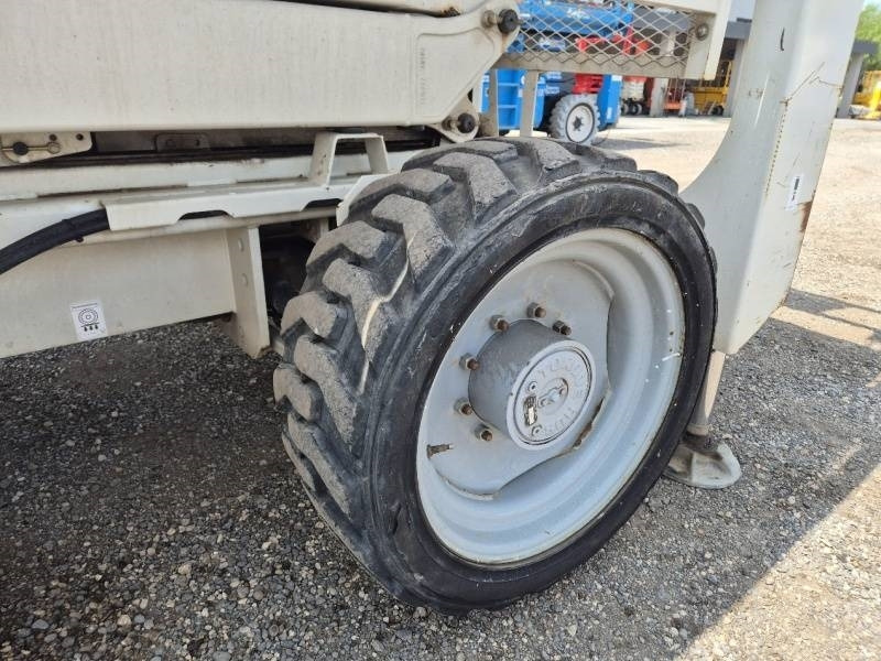 Nacelle ciseaux Genie GS3390 - 12,06 m - 4x4 - diesel: photos 13