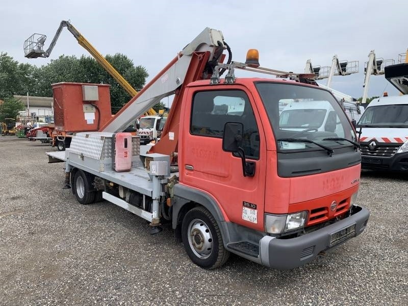 Nissan Cabstar Multitel 160 ALU DS - 16m - Camion avec nacelle: photos 1 Nissan Cabstar Multitel 160 ALU DS - 16m - Camion avec nacelle: photos 1