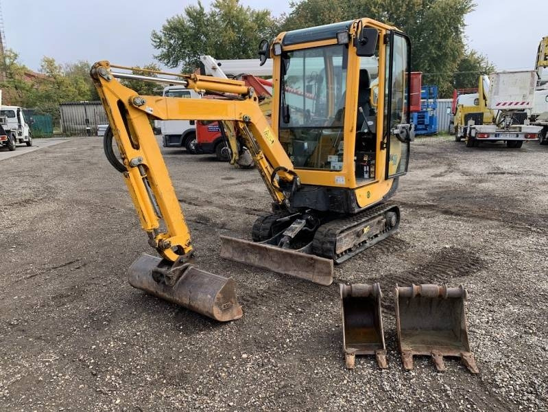 Yanmar SV18 - WITH EXTENDABLE AXIS - Mini pelle: photos 1 Yanmar SV18 - WITH EXTENDABLE AXIS - Mini pelle: photos 1