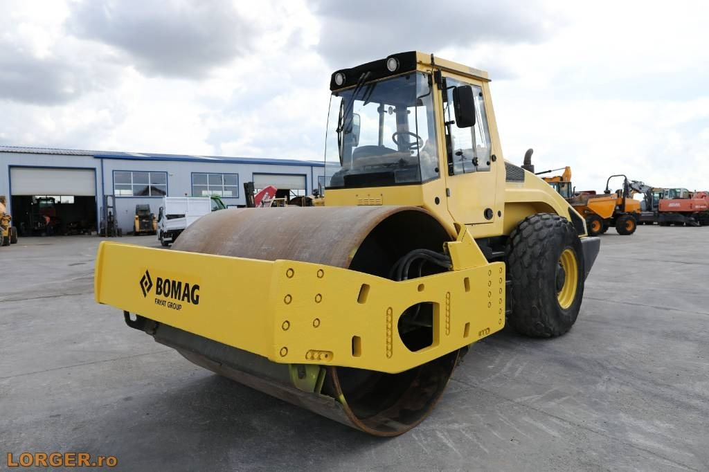 Bomag BW 219 D H-4 - Compacteur à pieds de mouton/ Monocylindre: photos 1 Bomag BW 219 D H-4 - Compacteur à pieds de mouton/ Monocylindre: photos 1