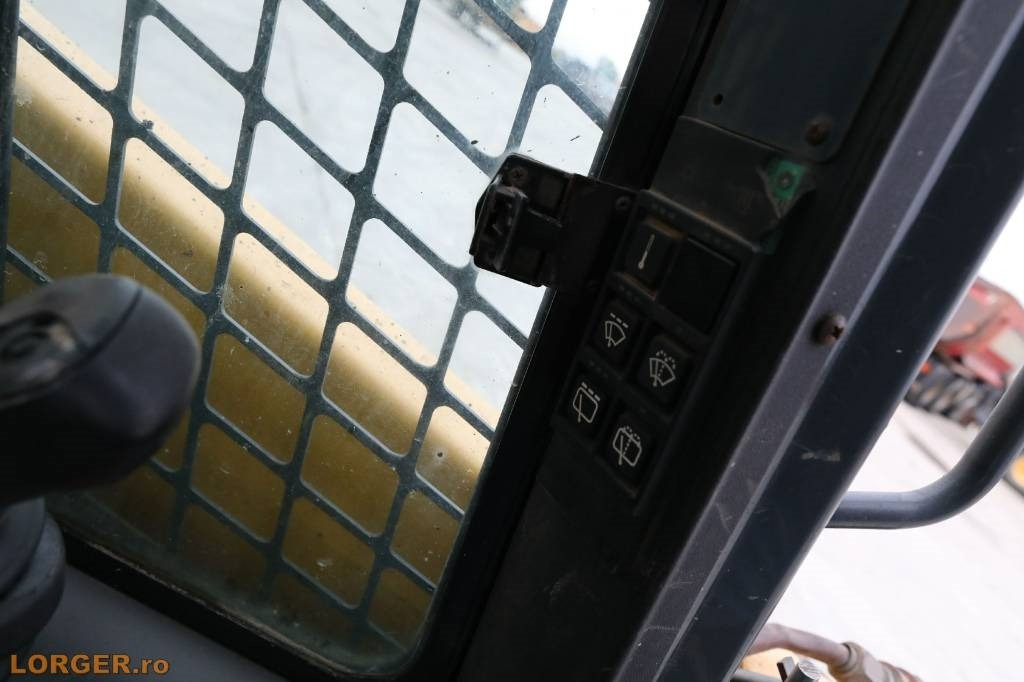 Mini chargeuse Gehl R 135: photos 13