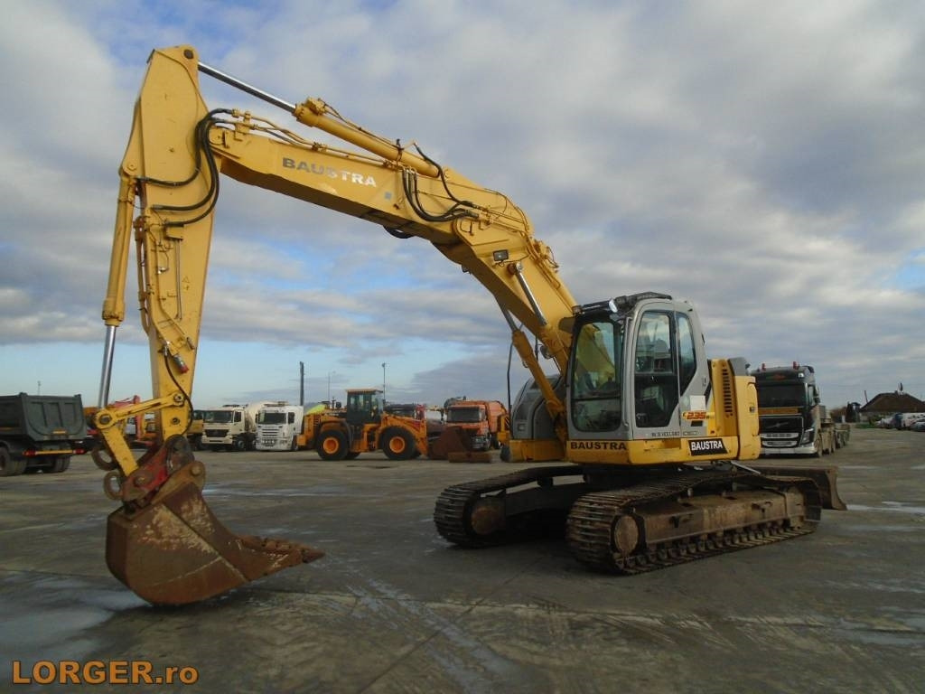 New Holland E 235 B SR-2* Blade - Pelle sur chenille: photos 2 New Holland E 235 B SR-2* Blade - Pelle sur chenille: photos 2