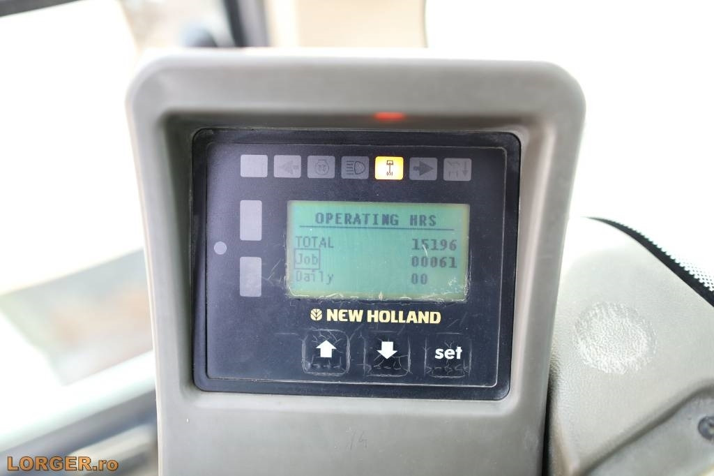 Pelle sur pneus New Holland MH 6.6 + Sandvic Hammer: photos 17