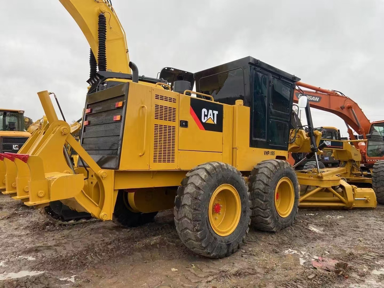Caterpillar 140H - Niveleuse: photos 2 Caterpillar 140H - Niveleuse: photos 2