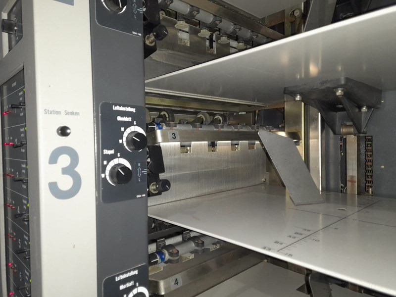 Horizon AC-8000 S | collator | 8 stations | 1992 - Machine d'impression: photos 2 Horizon AC-8000 S | collator | 8 stations | 1992 - Machine d'impression: photos 2