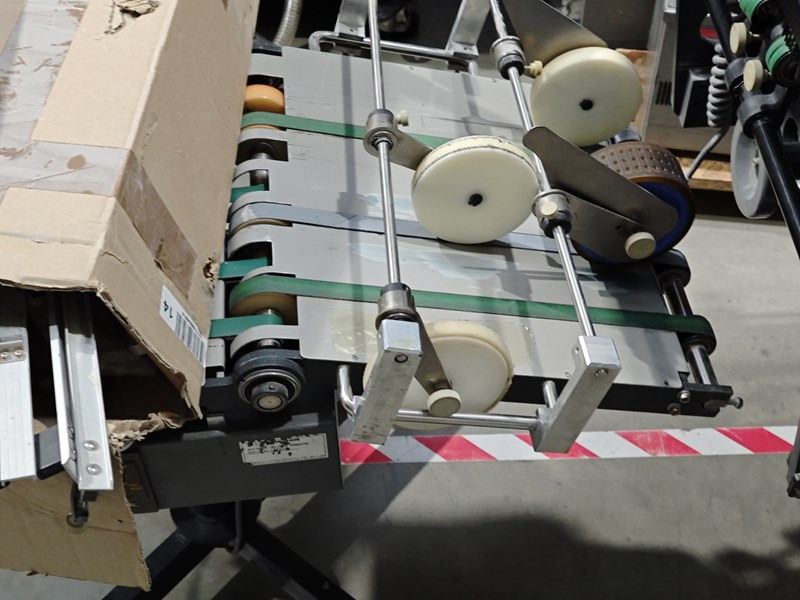 Horizon AFC-504 AKT | 2000 - Plieuse de bureau: photos 5 Horizon AFC-504 AKT | 2000 - Plieuse de bureau: photos 5